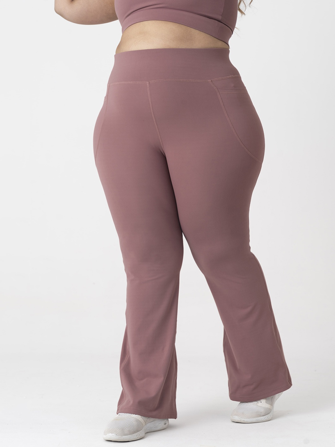 

SPIRIT ANIMAL Women Relaxed High Waisted Flexi Flare Flexible Trouser, Brown
