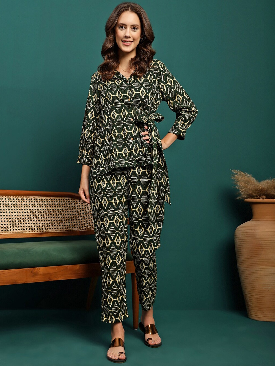 

Sangria Geometric Printed Cotton Shirt With Trousers, Green