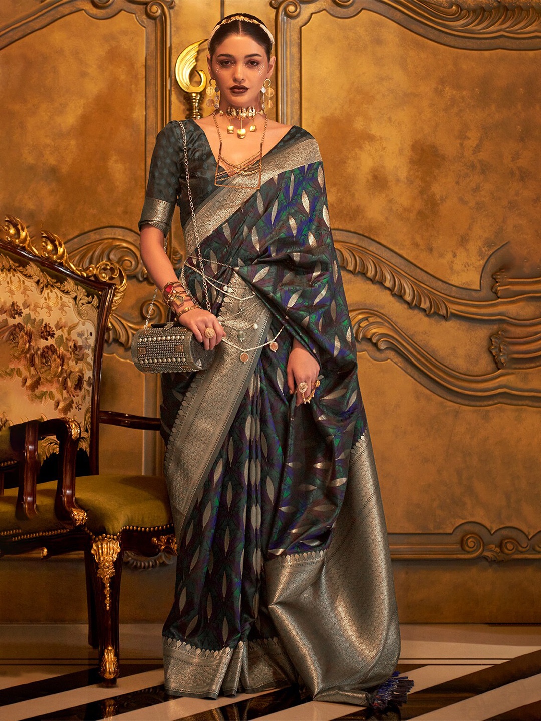 

DEVATITHI Ethnic Woven Design Zari Saree, Black