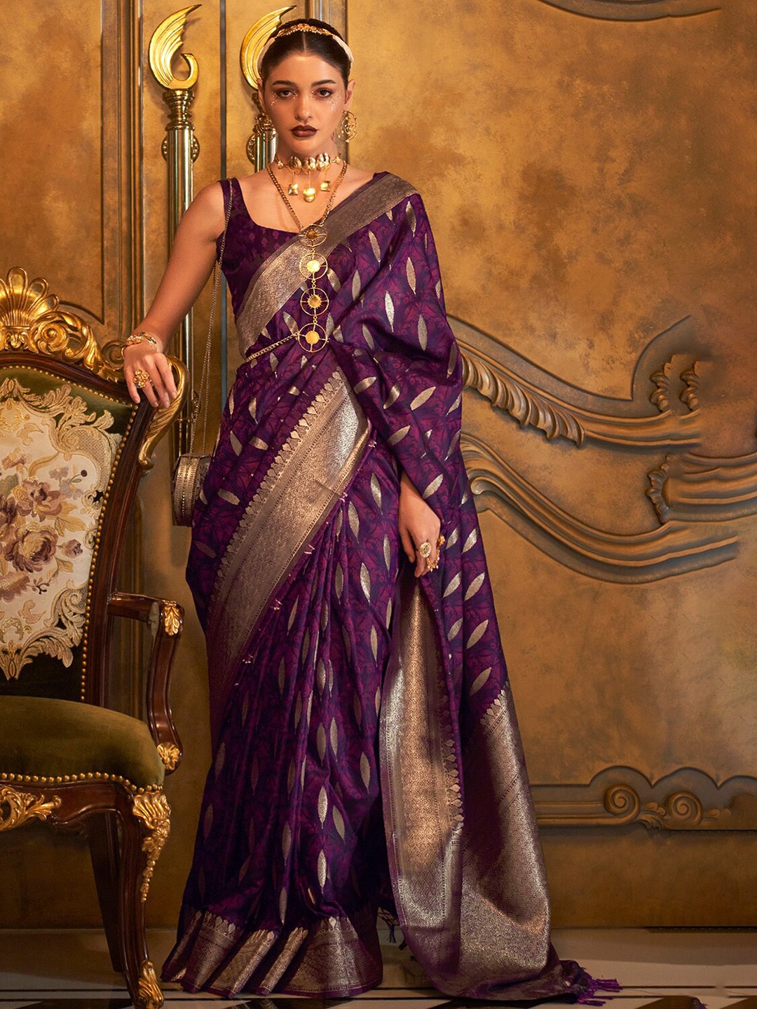 

DEVATITHI Ethnic Woven Design Saree, Purple