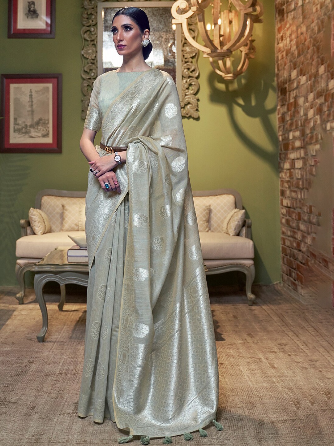

DEVATITHI Floral Woven Design Zari Saree, Grey