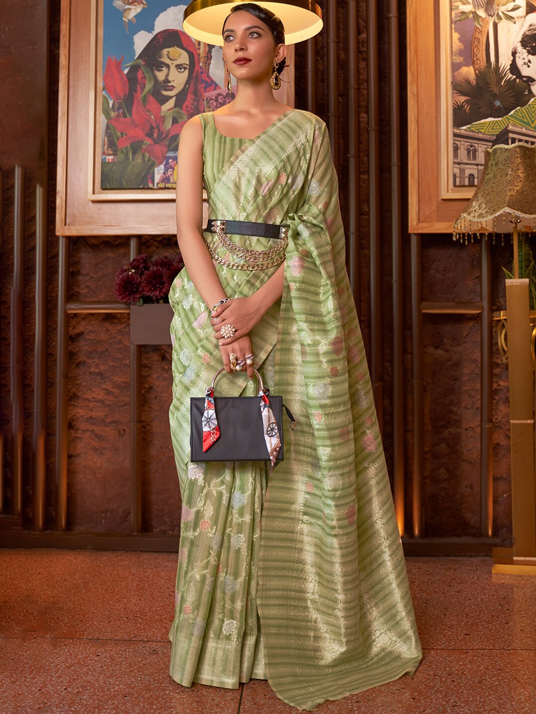 

DEVATITHI Floral Woven Design Zari Saree, Green