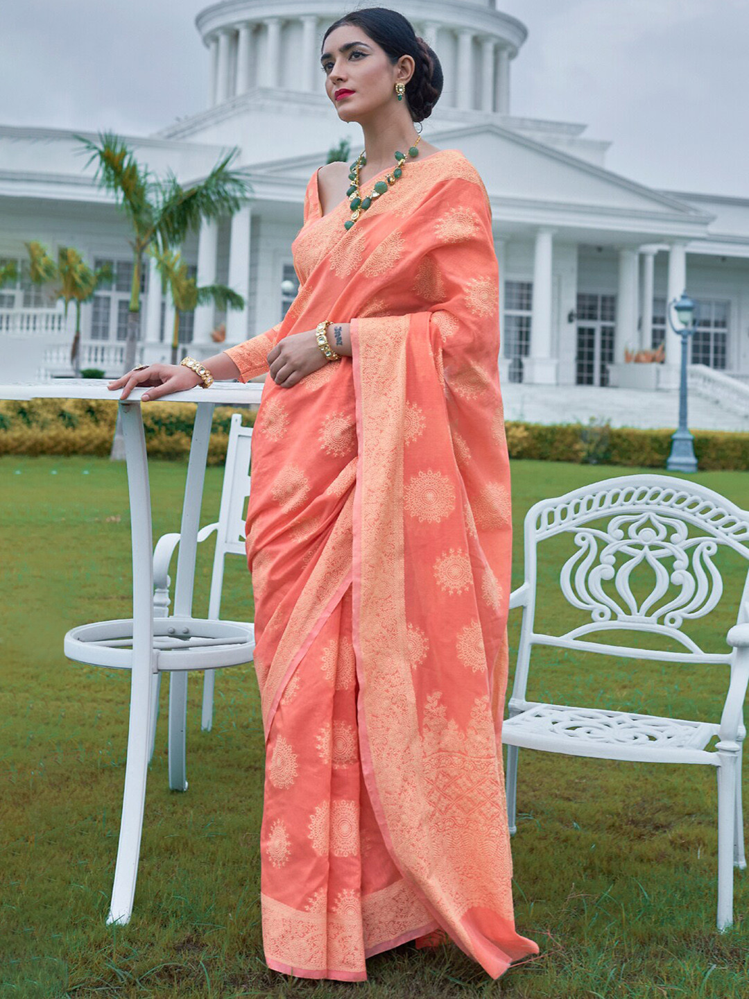 

DEVATITHI Floral Woven Design Zari Silk Cotton Saree, Pink