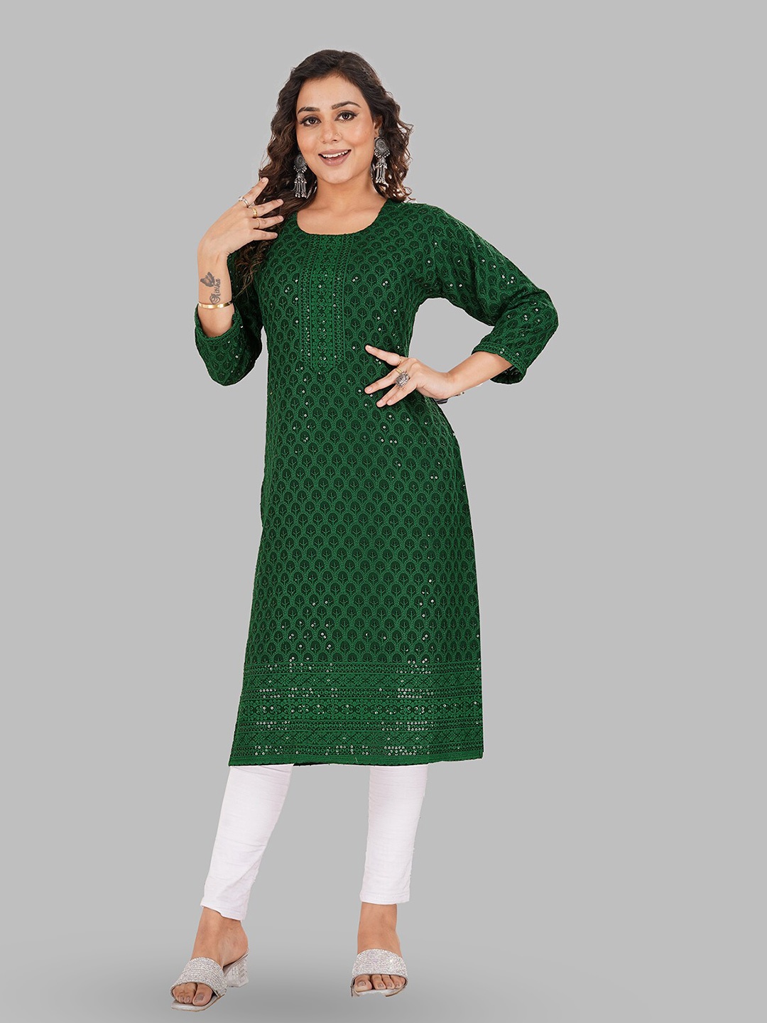 

SHOOLIN Embroidered Pure Cotton Straight Kurta, Green