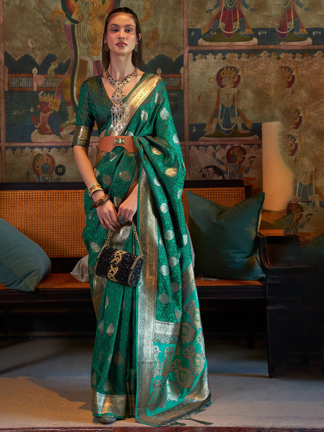 

DEVATITHI Ethnic Motifs Woven Design Zari Banarasi Saree, Green