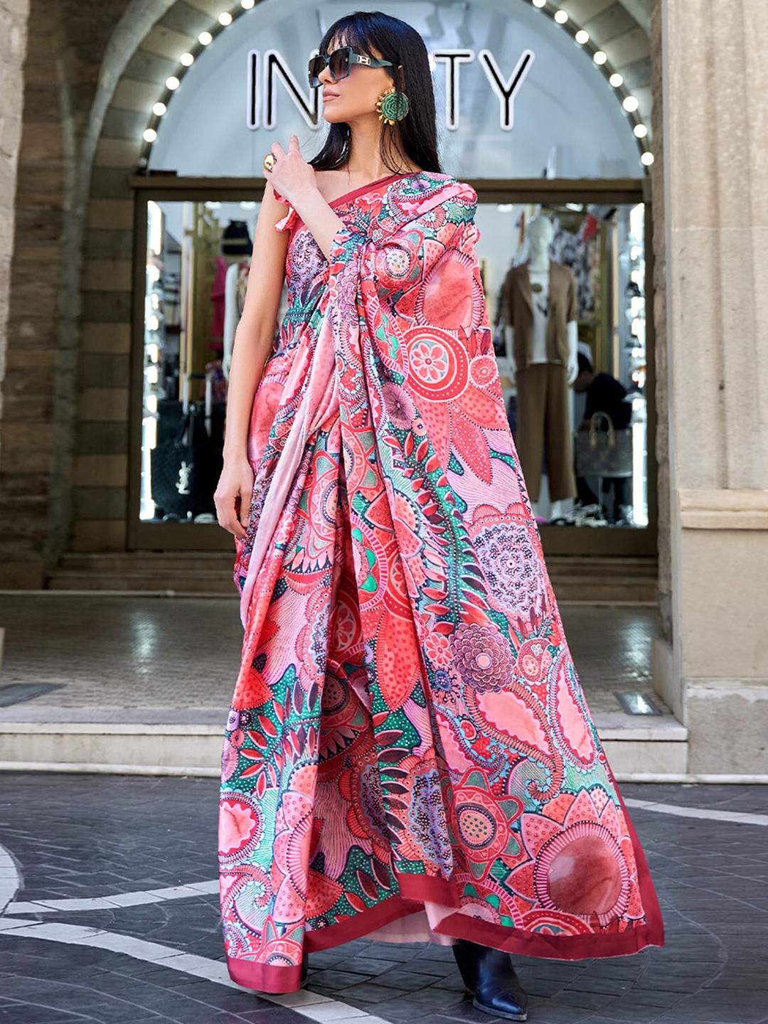 

DEVATITHI Ethnic Motifs Printed Saree, Pink