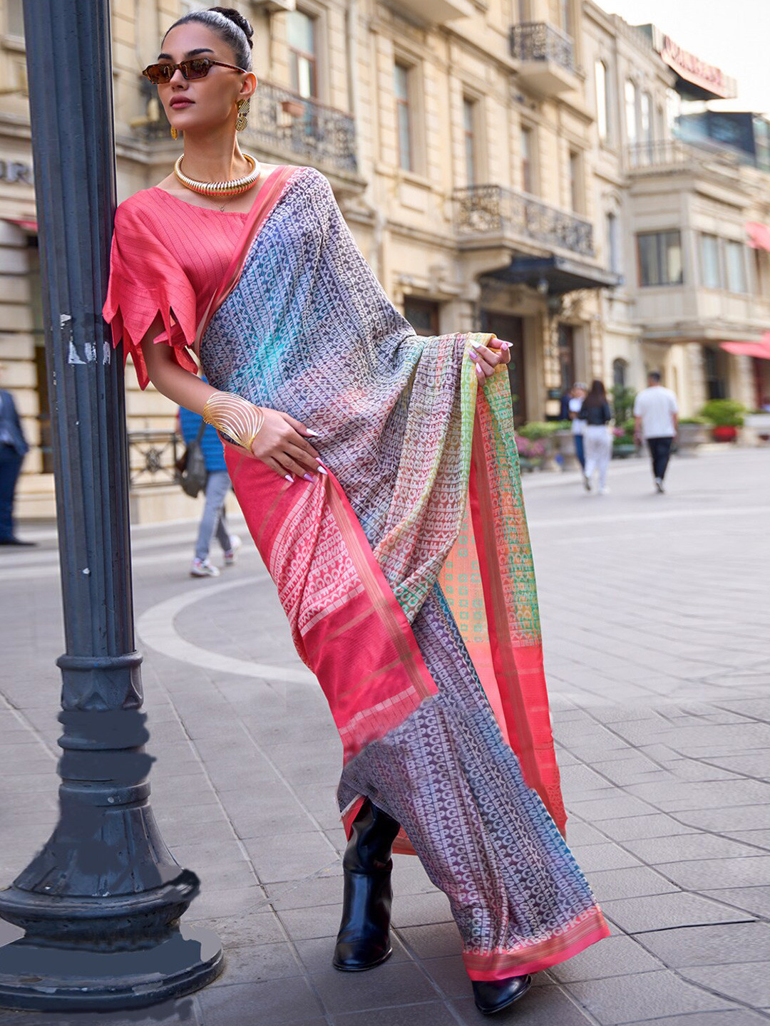 

DEVATITHI Geometric Printed Saree, Grey
