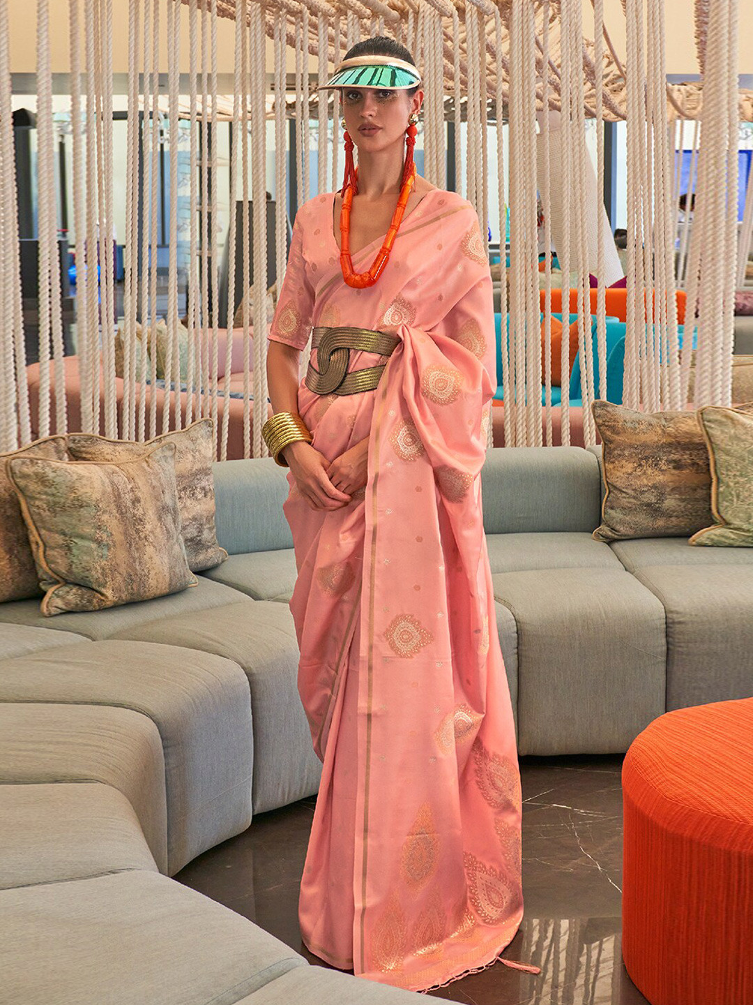 

DEVATITHI Ethnic Woven Design Zari Saree, Pink