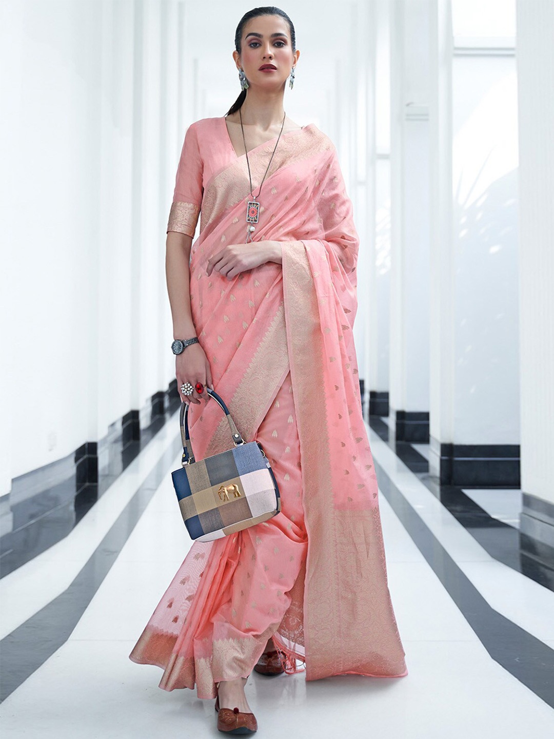 

DEVATITHI Woven Design Zari Silk Cotton Saree, Pink