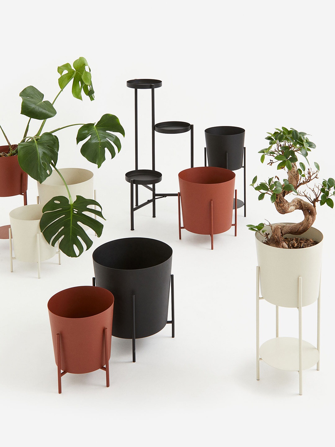 

H&M Black Tiered Plant Stand In Metal
