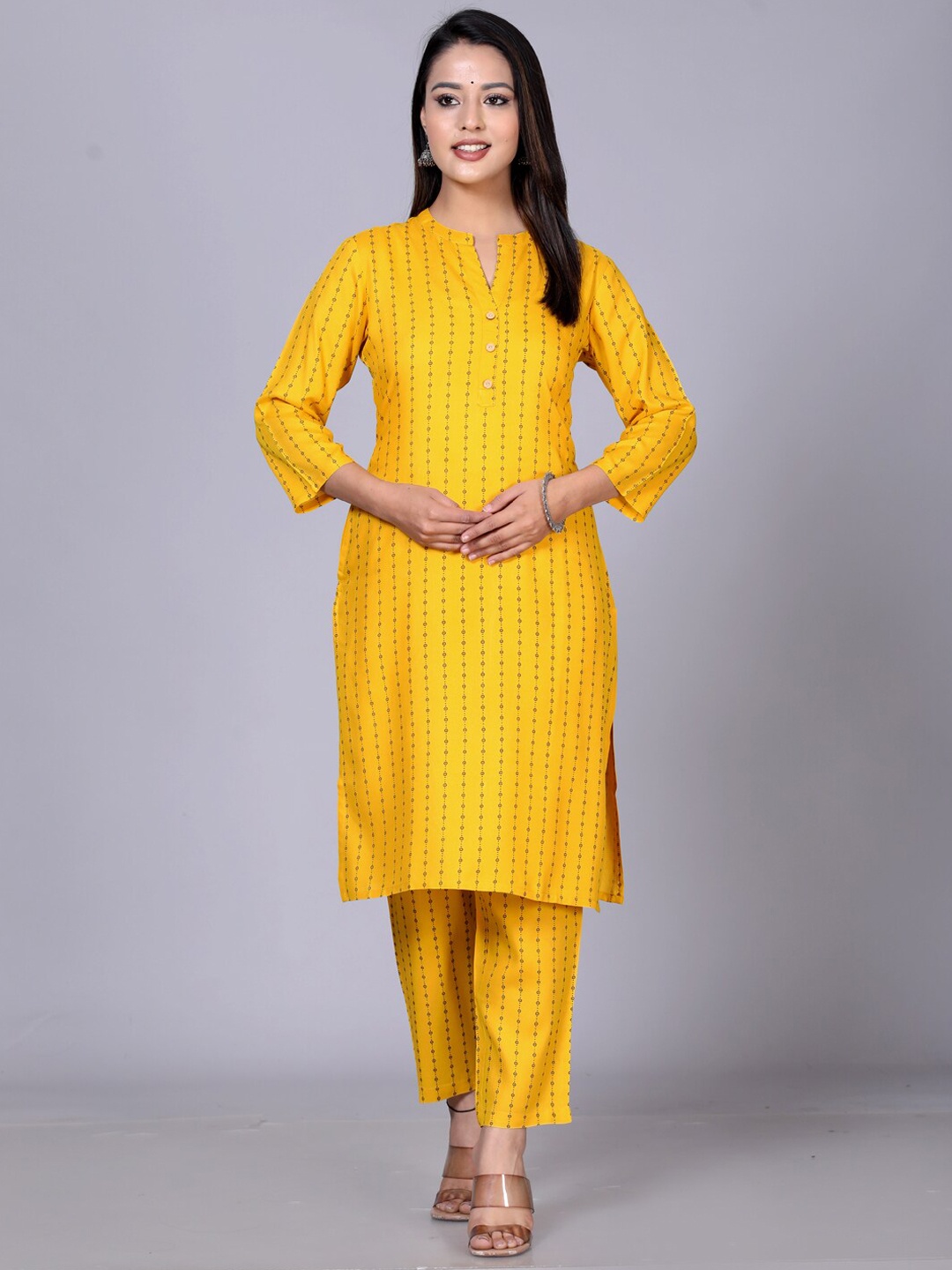 

HERE&NOW Women Geometric Printed Stright Kurta with Trousers, Mustard