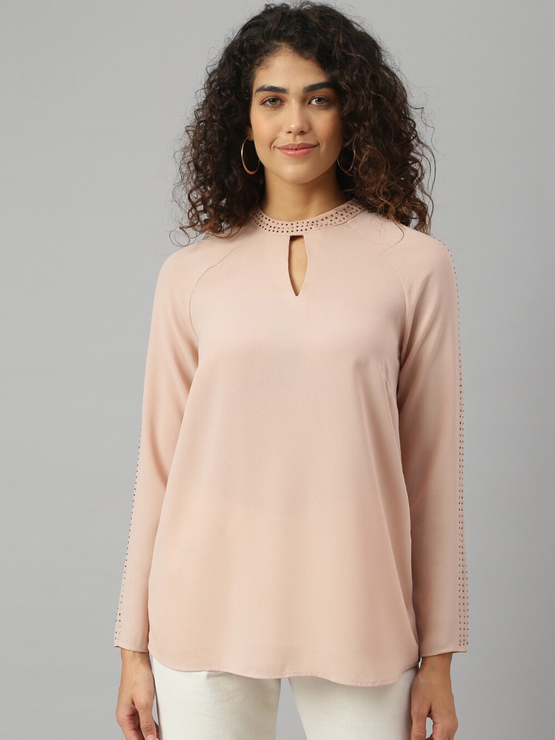 

ANAI Embellished Keyhole Neck Raglan Sleeves Regular Top, Peach