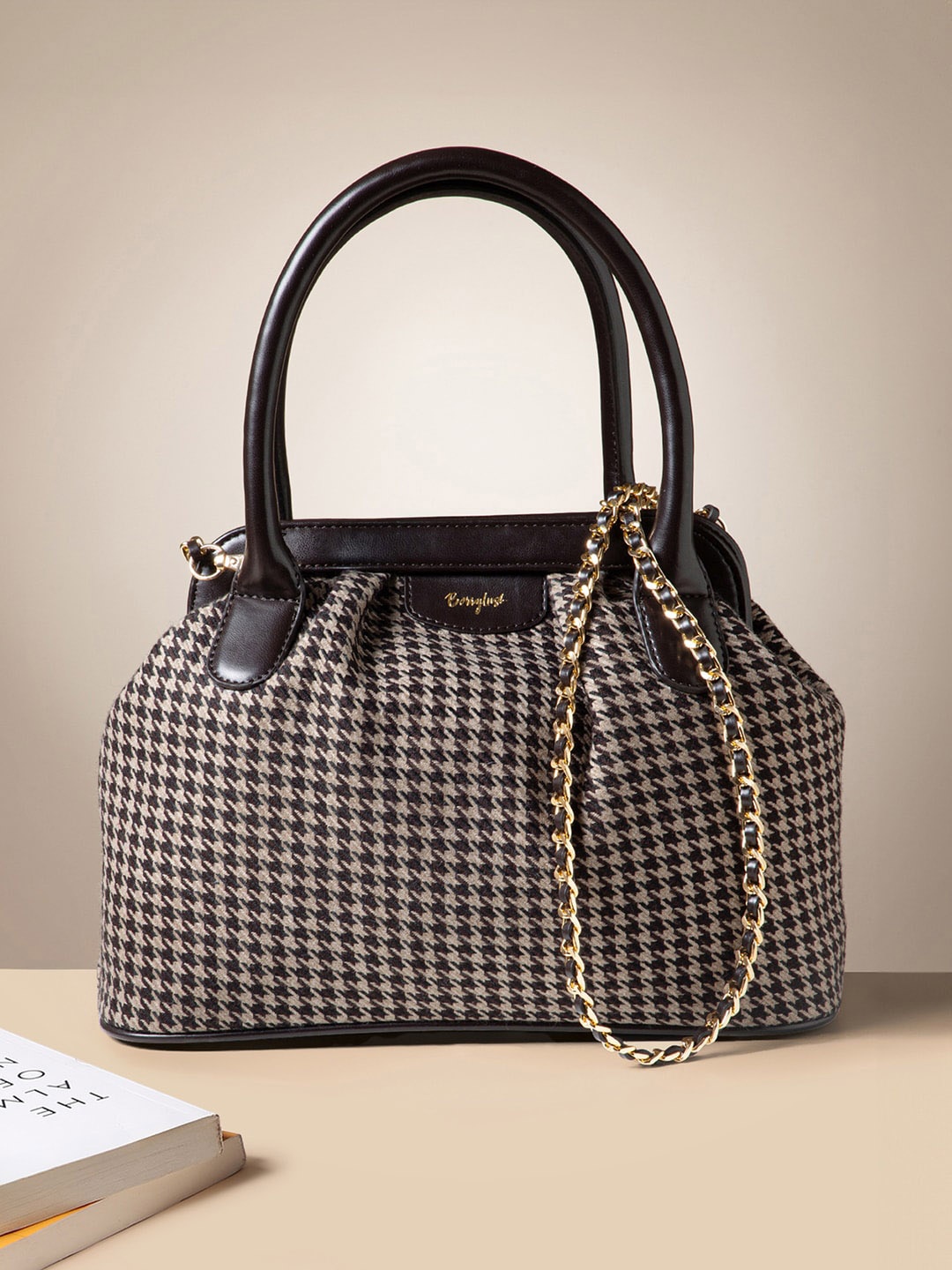 

Berrylush Checked Bucket Handheld Bag, Brown