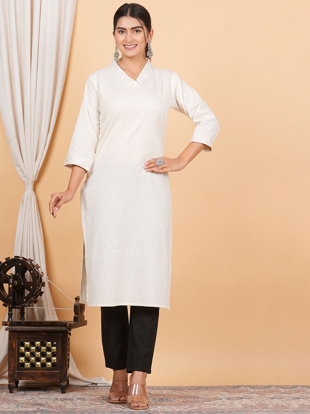 

Vbuyz V-Neck Thread Work Straight Kurta, White