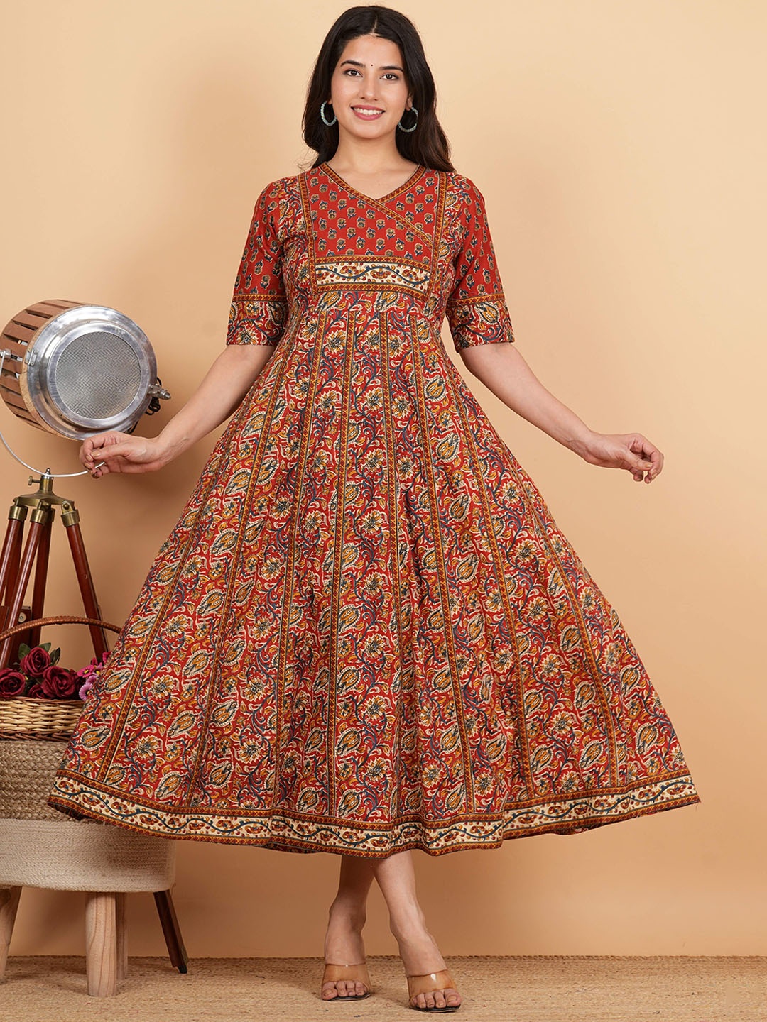 

Vbuyz Ethnic Motifs Printed Sequinned Kalamkari Print Cotton Anarkali Kurta, Maroon