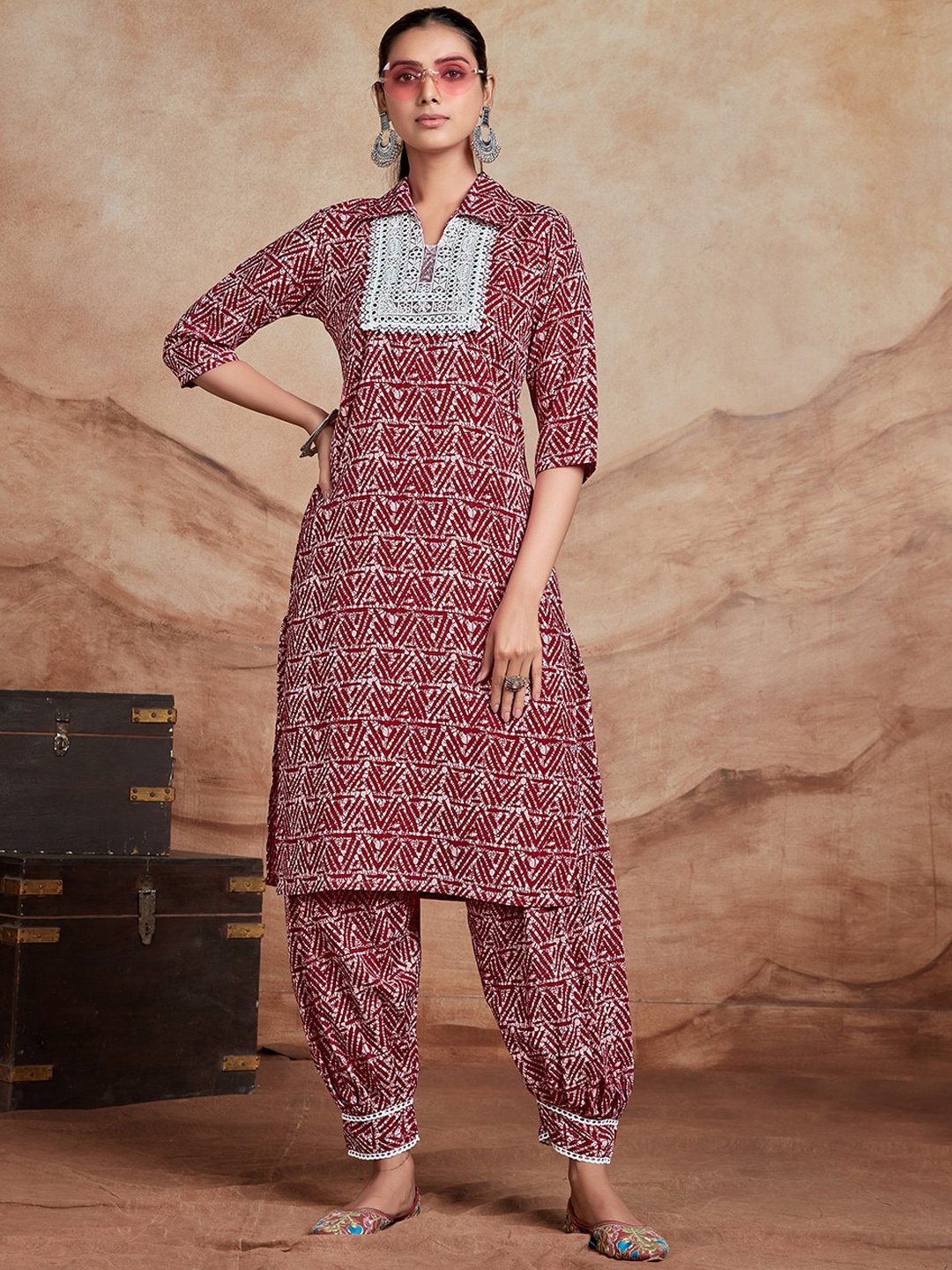 

KALINI Ethnic Motifs Printed Mirror Work Regular Mirror Work Kurta with Salwar, Pink