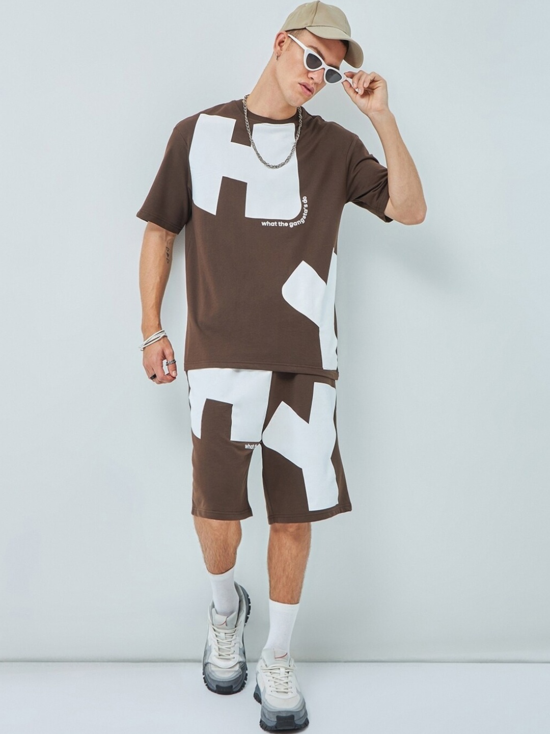 

Bewakoof Plus Printed T-Shirt With Shorts, Brown