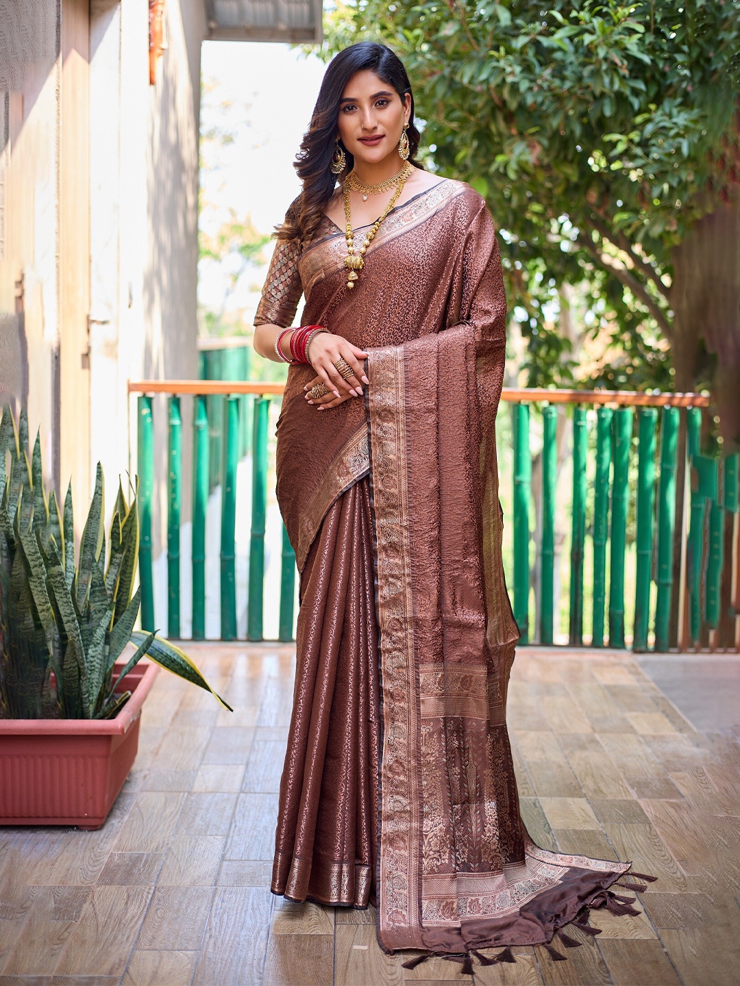 

Anouk Grey Ethnic Motifs Woven Design Zari Silk Blend Kanjeevaram Saree