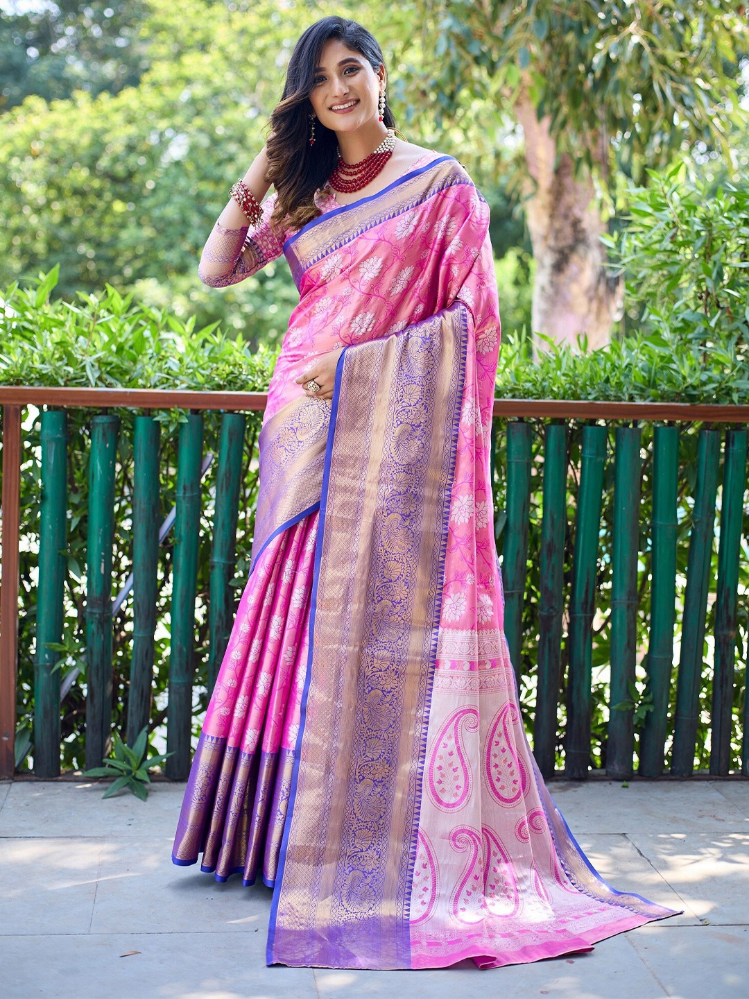 

Anouk Pink Ethnic Motifs Woven Design Woven Design Zari Silk Blend Kanjeevaram Saree