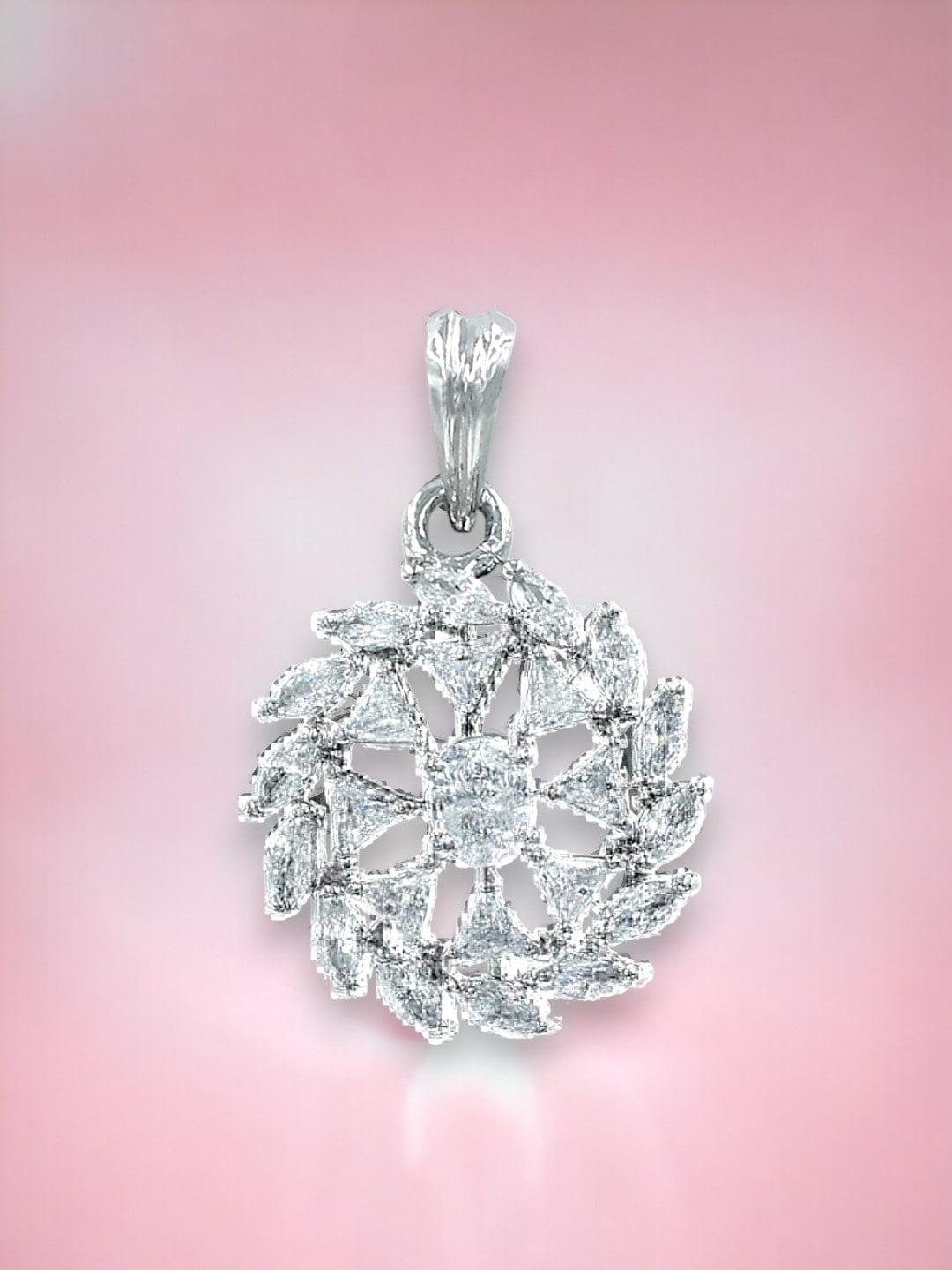 

Taraash 925 Sterling Silver Floral Pendant