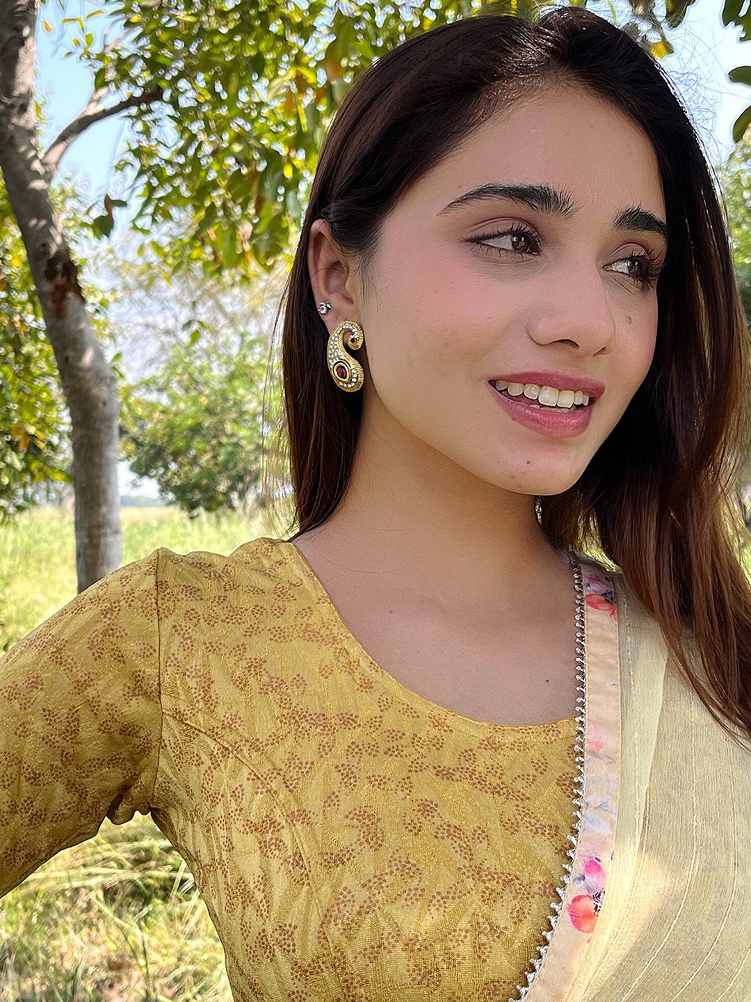 

Bindigasm's Advi Printed Stretchable Jacquard Saree Blouse, Gold