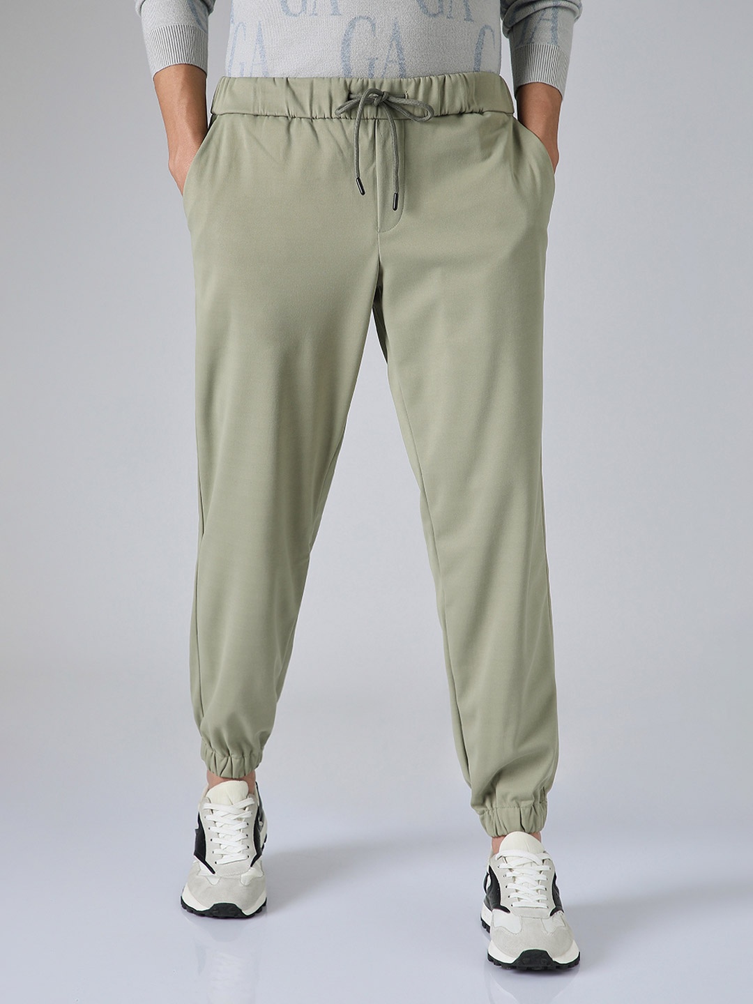 

Banana Club Men Aristo Pale Regular Fit Mid-Rise Jogger, Green
