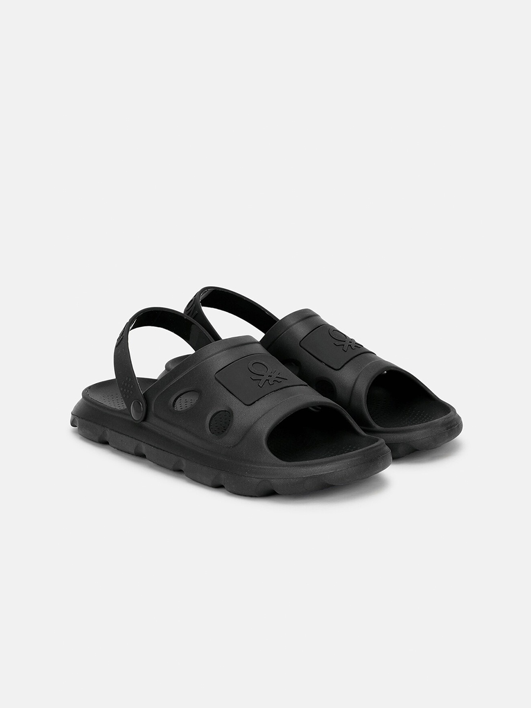 

United Colors of Benetton Men Self Design Clogs, Black