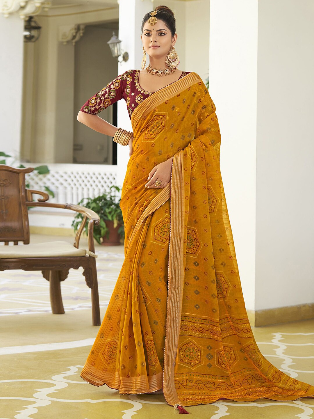 

Satrani Bandhani Printed Saree, Yellow