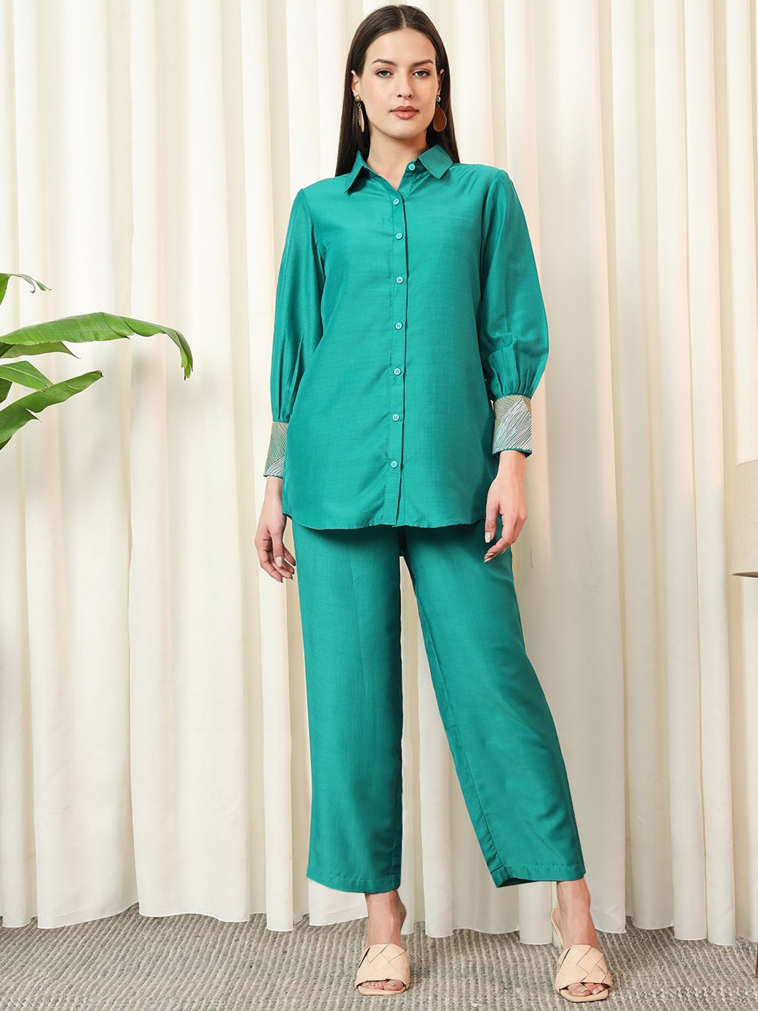 

Stylefables Collar Neck Shirt & Mid-Rise Trouser, Green