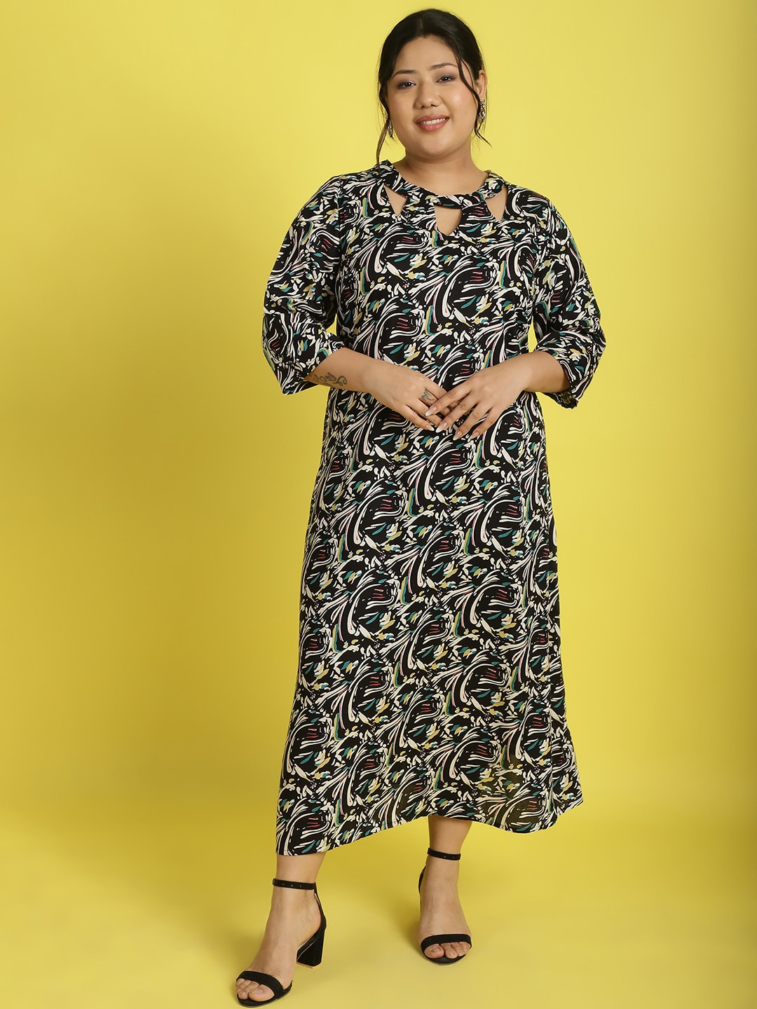 

theRebelinme Plus Size Floral Printed Keyhole Neck A-Line Midi Dress, Black