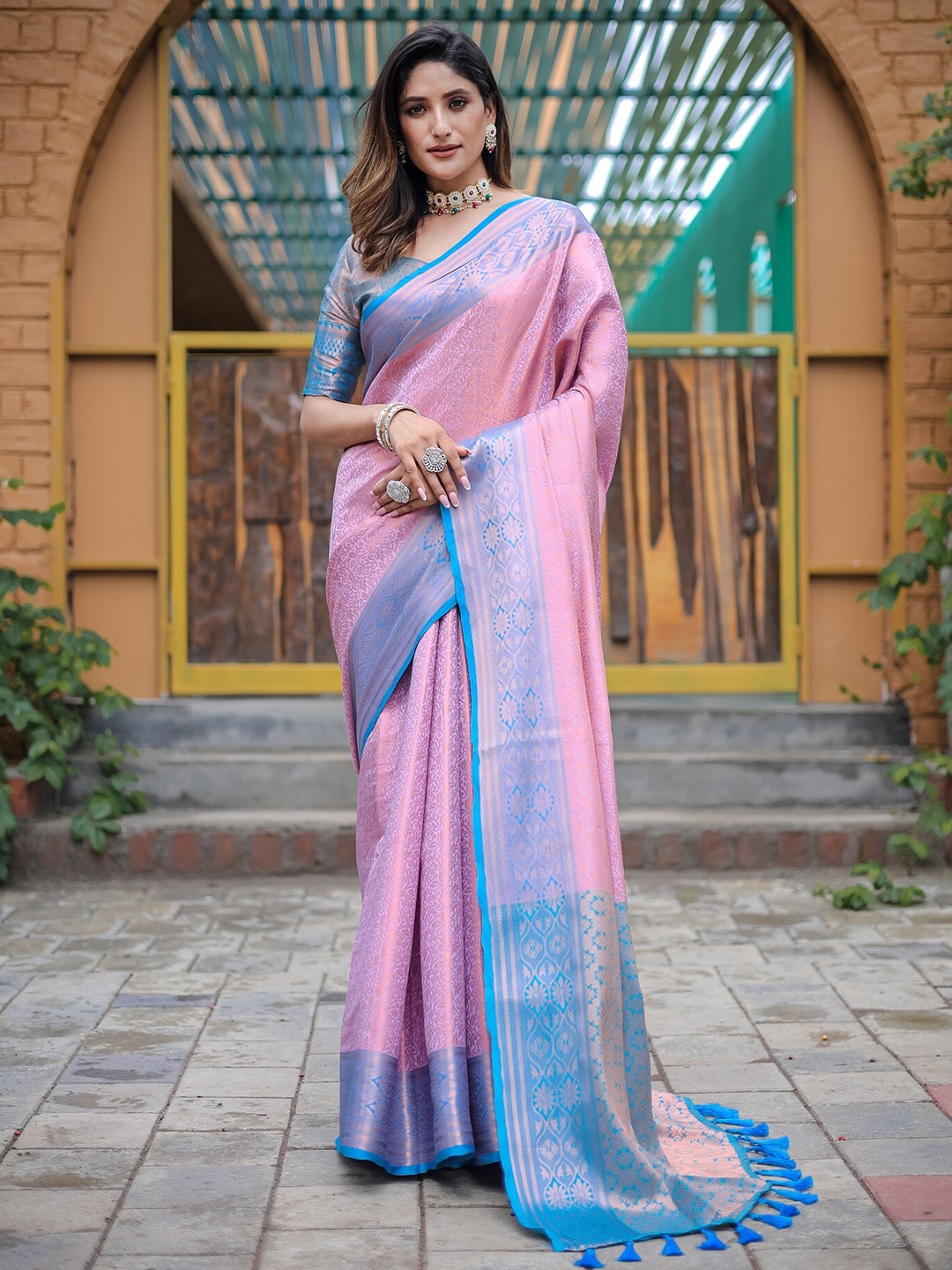 

Anouk Lavender Ethnic Motifs Woven Design Zari Silk Blend Kanjeevaram Saree