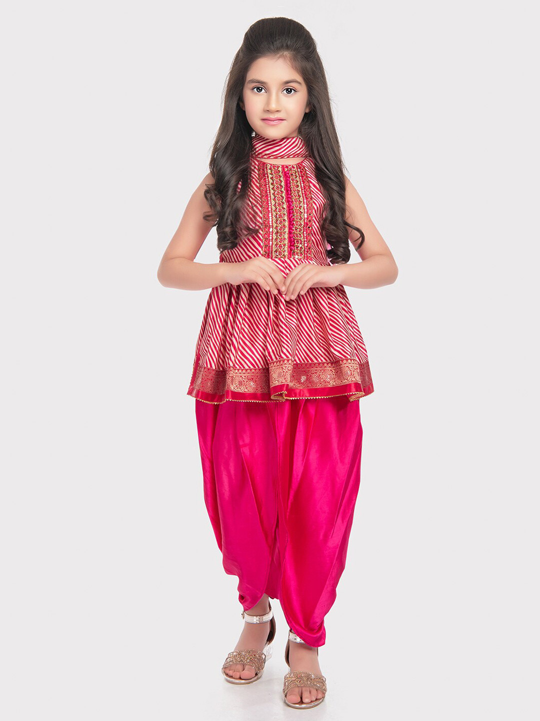 

Tiny Kingdom Girls Striped Thread Work Kurta With Dhoti Pants & Dupatta, Pink
