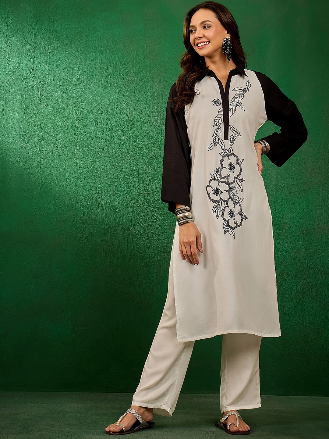 

Sangria Floral Embroidered Shirt Collar Panelled Cotton Straight Kurta, Black