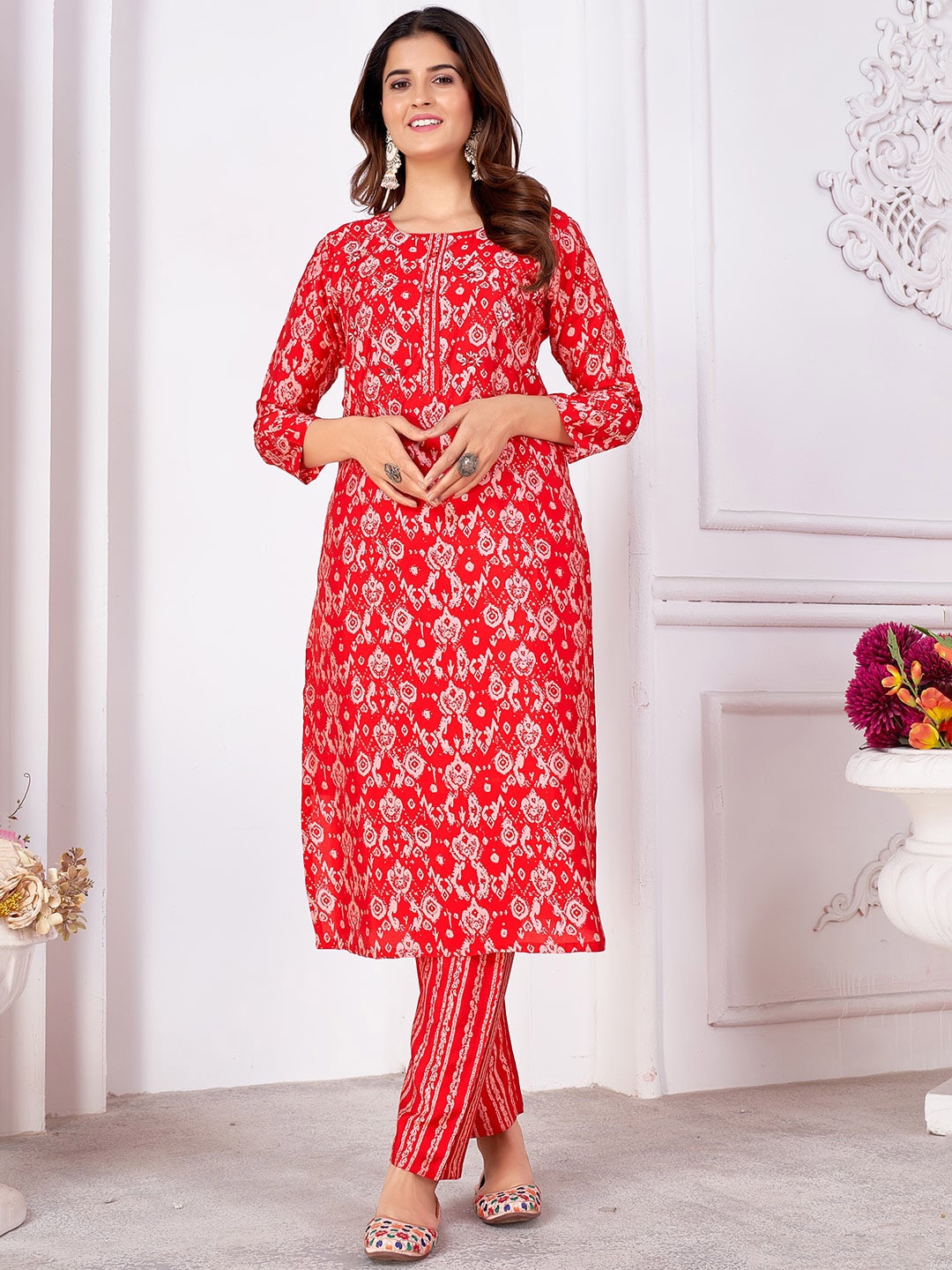 

Lilots Ethnic Motifs Printed Kurta with Salwar, Red