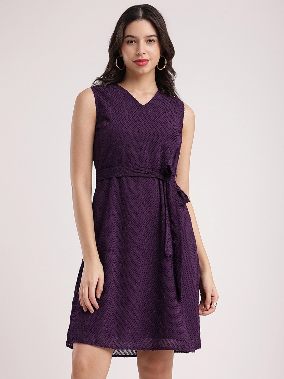 

FableStreet Self Design Georgette V-Neck Sleeveless A-Line Casual Dress Comes With A Belt, Purple