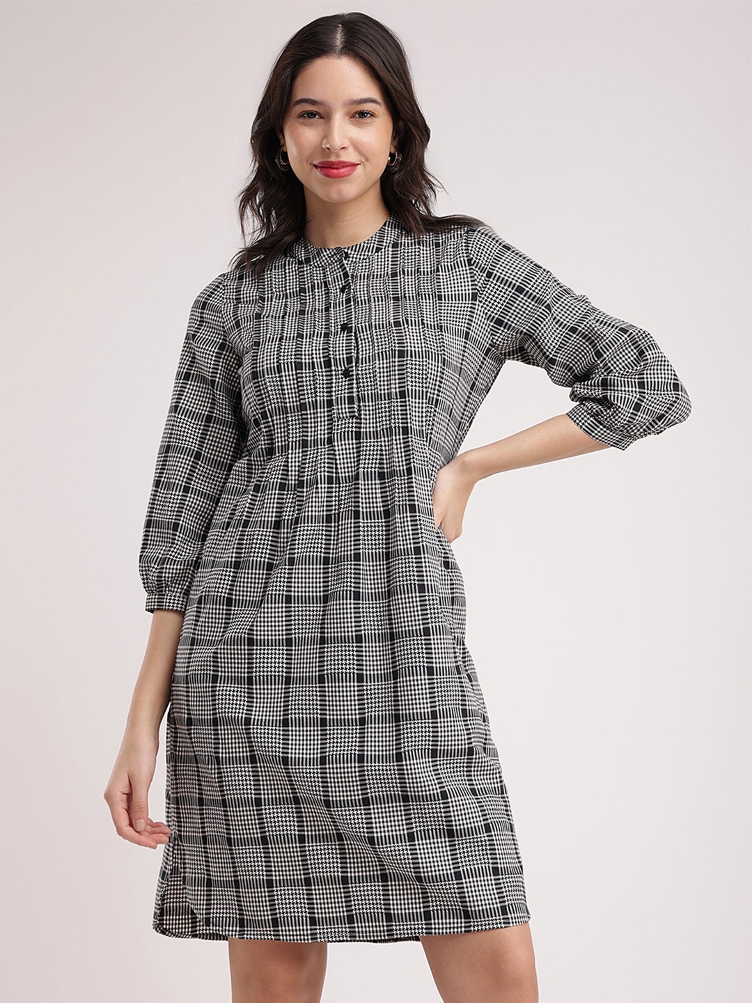 

FableStreet Mandarin Collar Checked Cuffed Sleeves Cotton A-Line Dress, Black