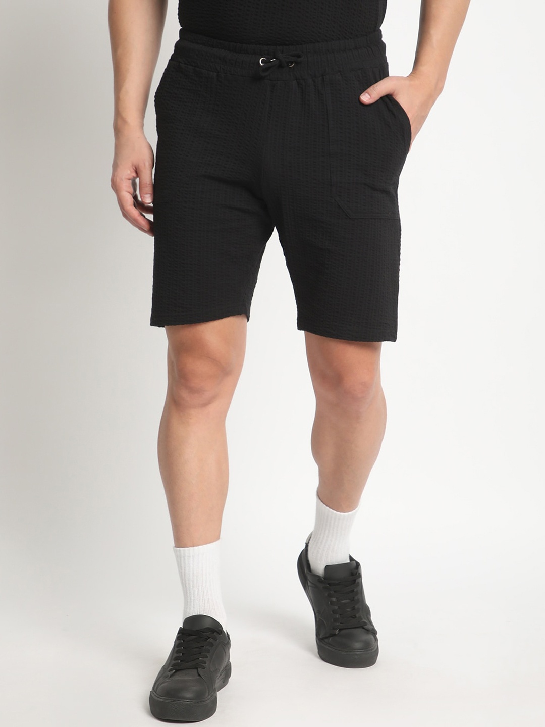 

Bene Kleed Men Pure Cotton Seersucker Knit Shorts, Black
