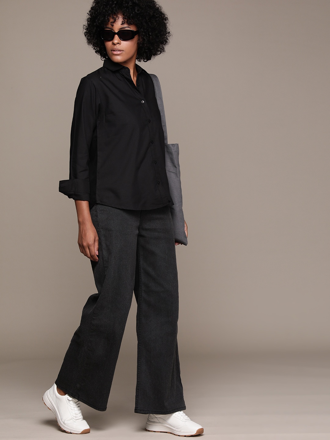 

Roadster Women Solid Casual Shirt, Black