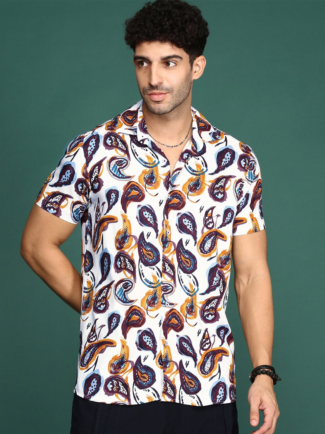 

Sangria Ethnic Motifs Printed Spread Collar Casual Shirt, White