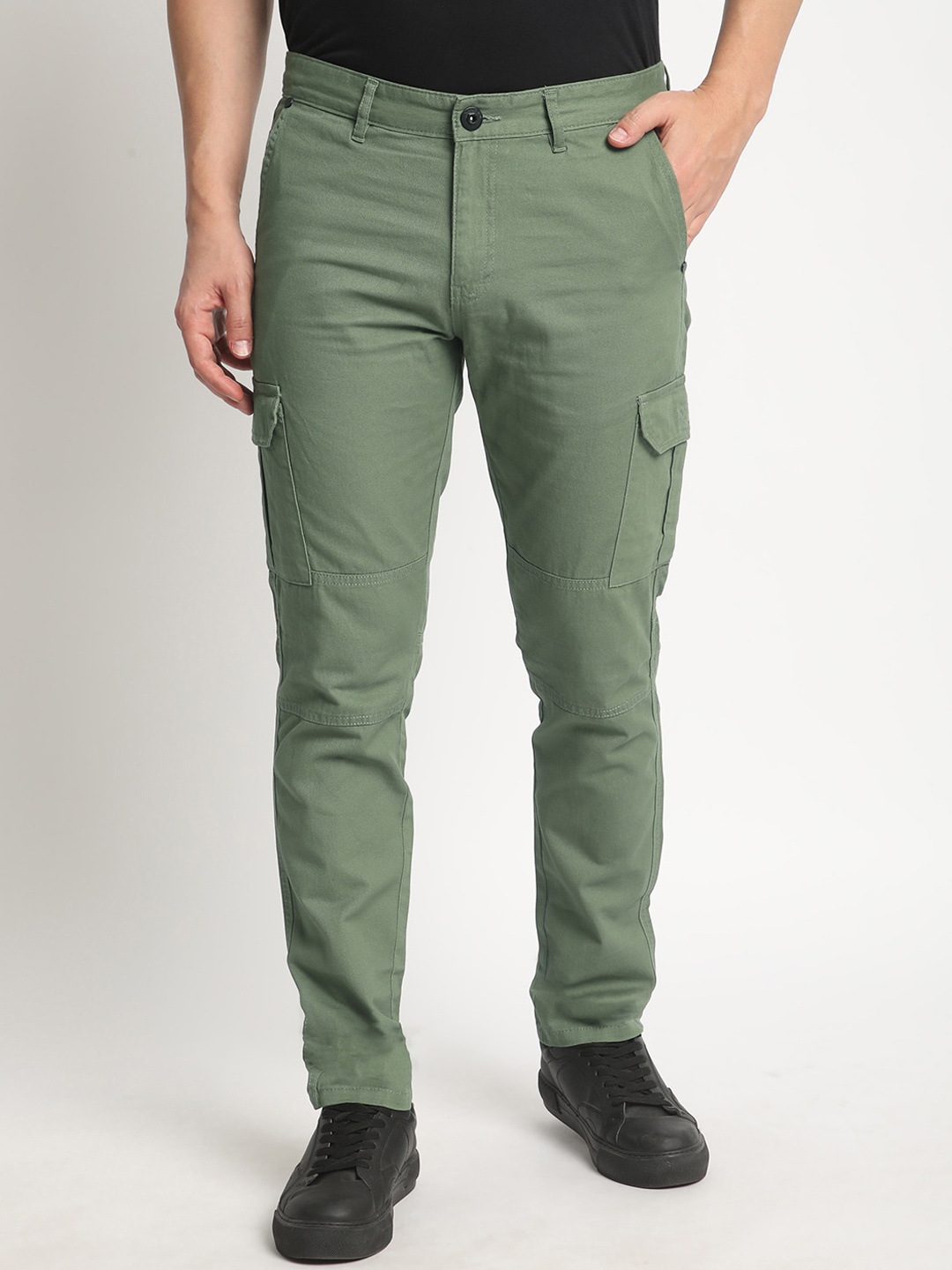 

The Roadster Lifestyle Co. Men Slim Fit Pure Cotton Cargos, Green