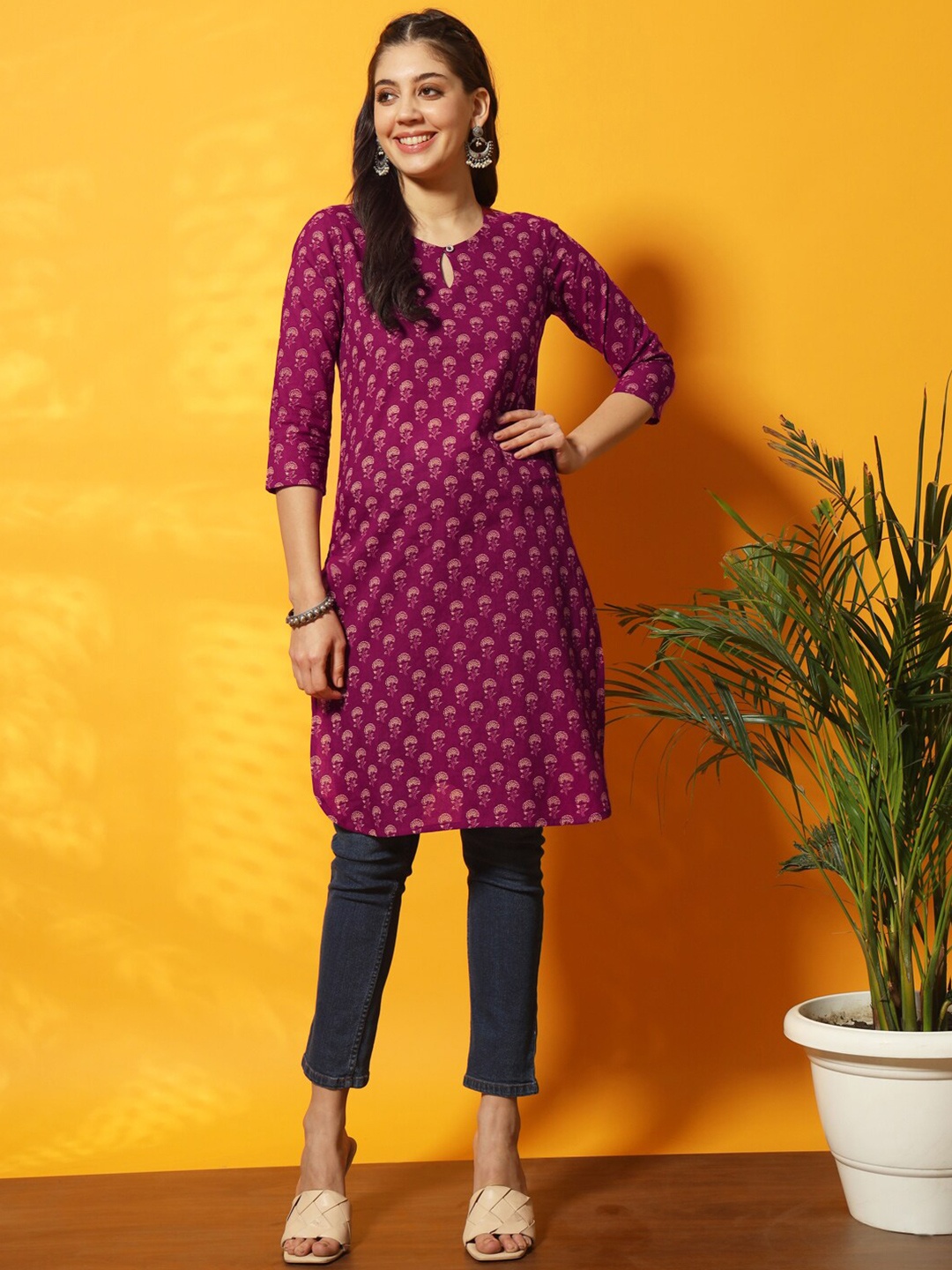 

Meeranshi Ethnic Motifs Printed Keyhole Neck Cotton Straight Kurta, Burgundy