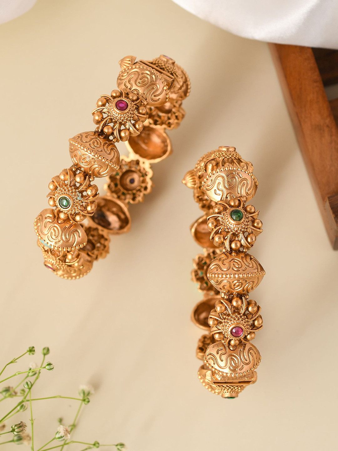 

Designbox Set Of 2 Artificial Stones Bangle, Gold