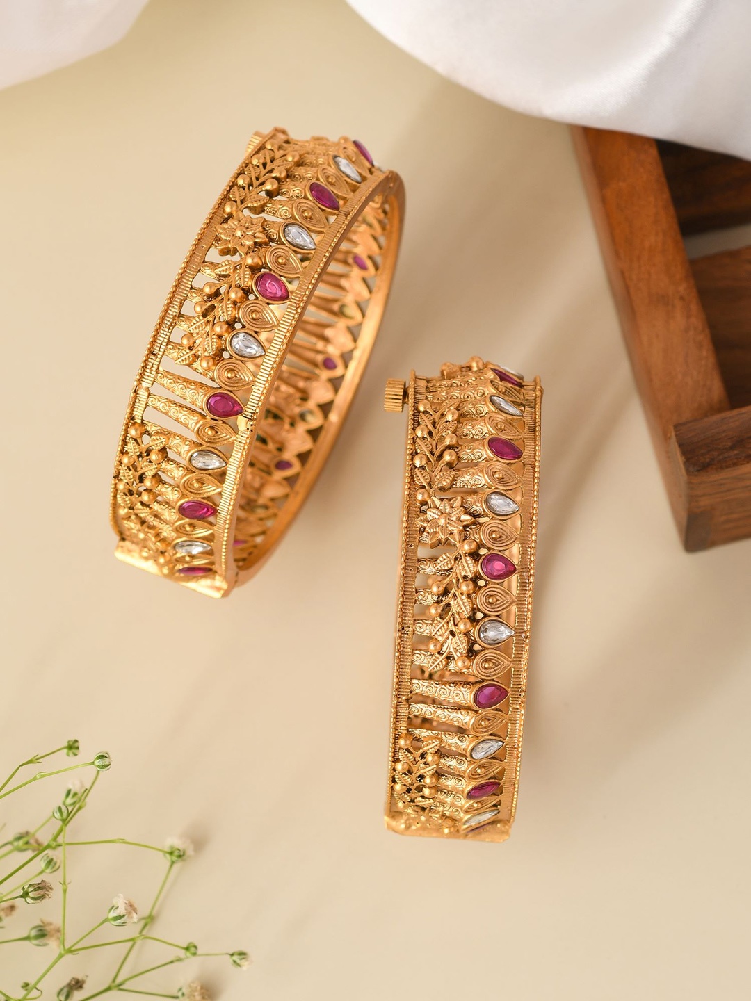 

Designbox Set Of 2 Kundan-Studded Openable Bangles, Gold