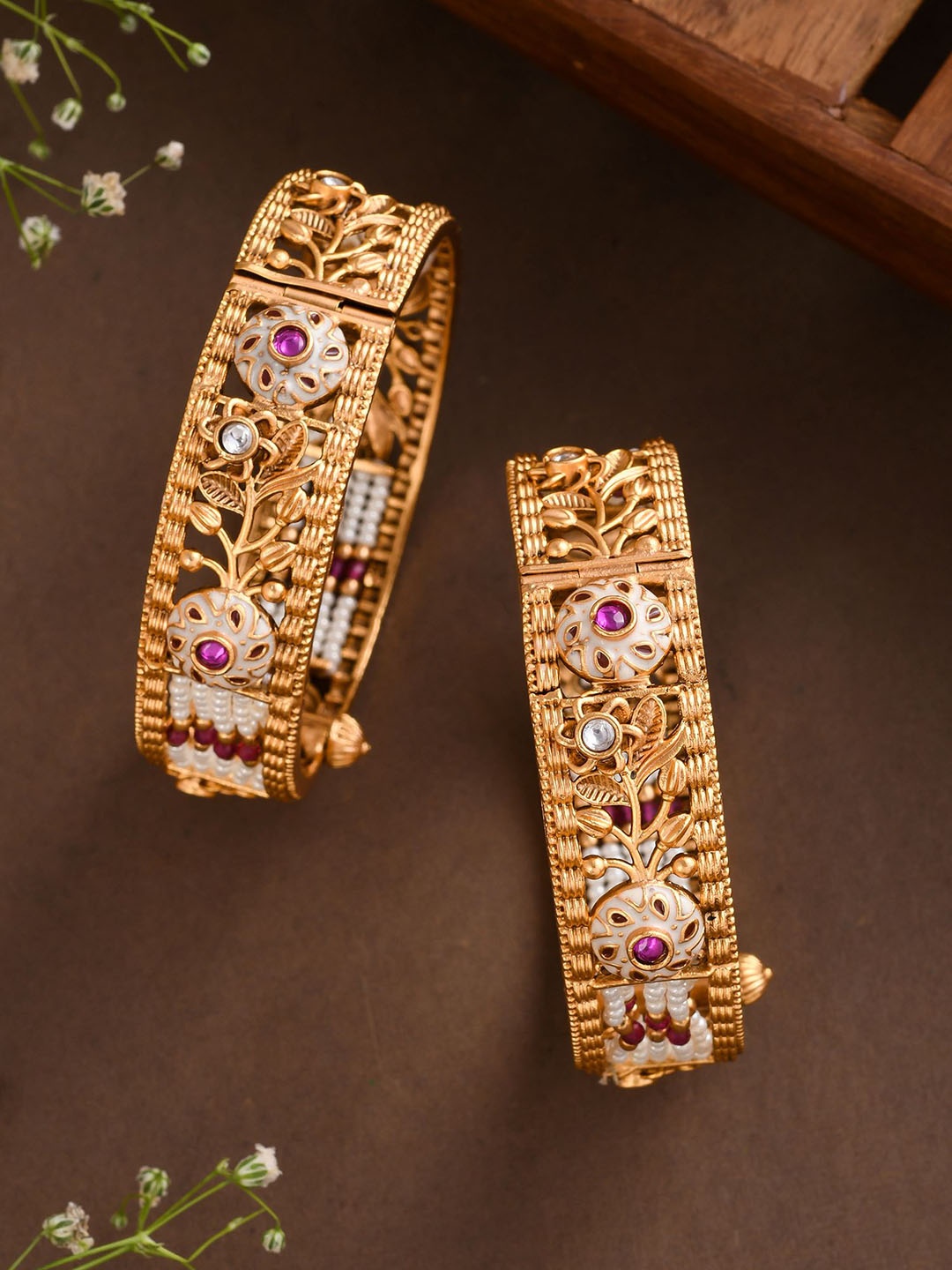 

Designbox Set Of 2 Kundan Studded & Beaded Bangle, Gold