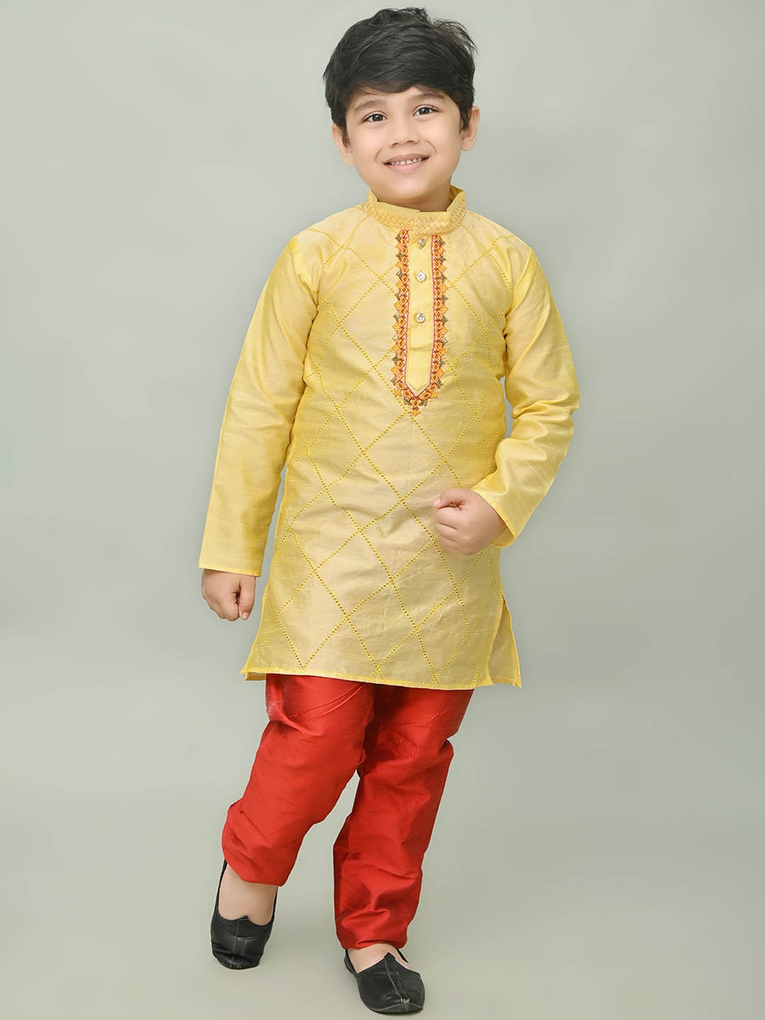 

BAESD Boys Geometric Embroidered Regular Dupion Silk Kurta with Pyjamas, Beige