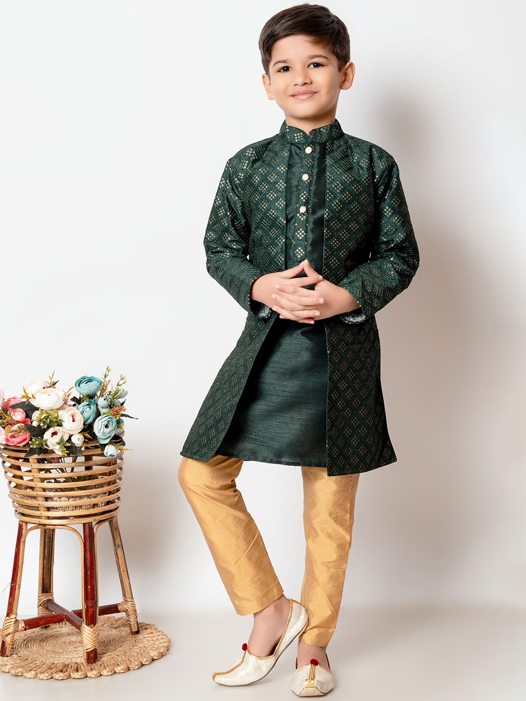 

BAESD Boys Embellished Regular Sequinned Dupion Silk Kurta with Pyjamas, Green