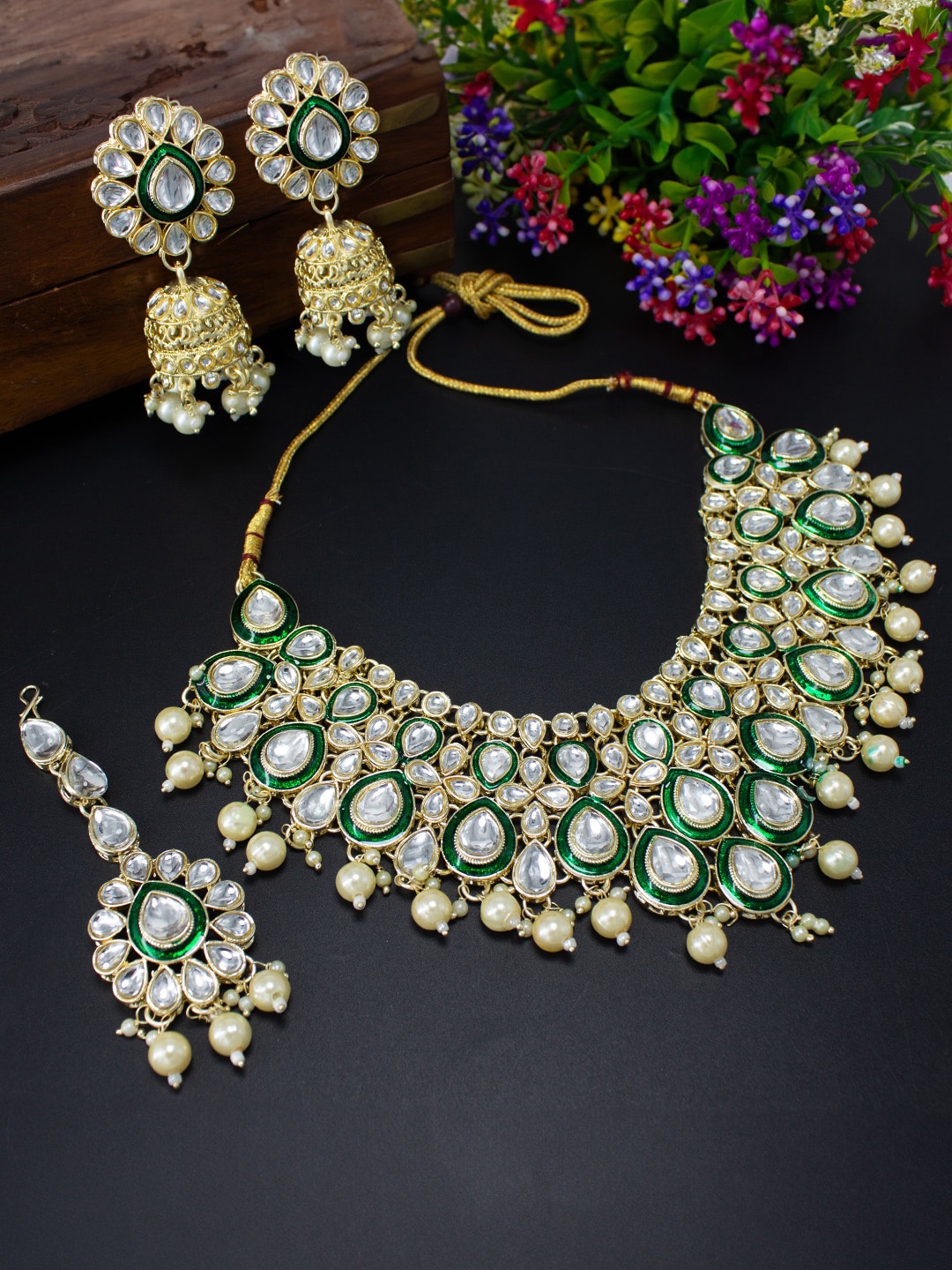 

PRIVIU Gold Plated Kundan Studded Jewellery Set