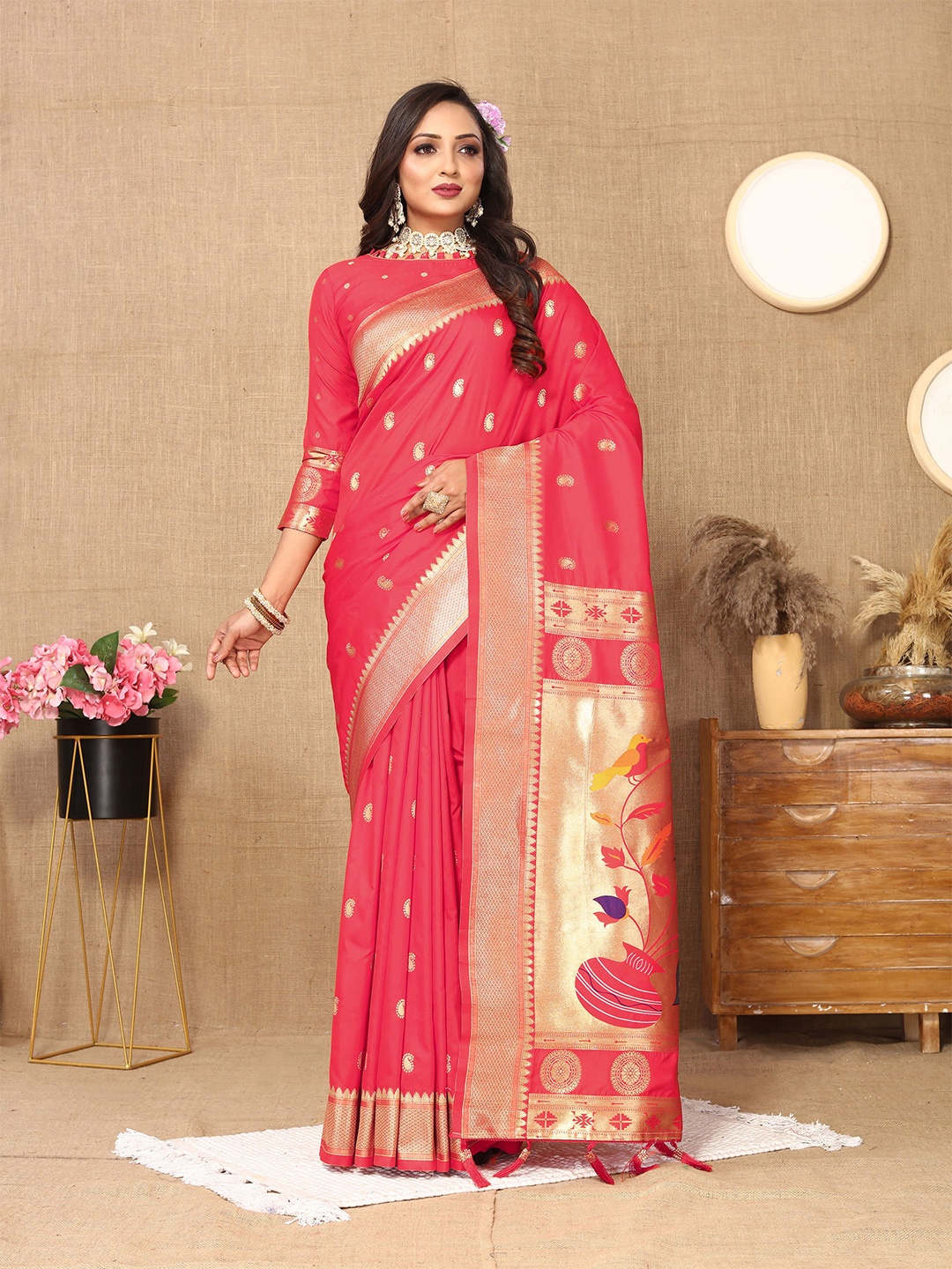 

DIVASTRI Ethnic Motifs Woven Design Zari Pure Silk Paithani Saree, Pink