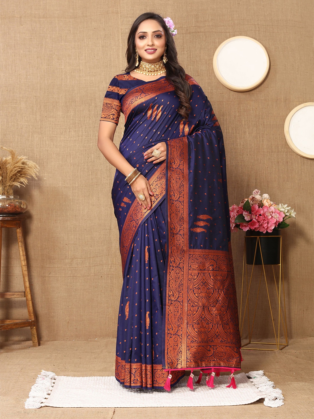 

DIVASTRI Ethnic Motifs Woven Design Zari Pure Silk Saree, Navy blue