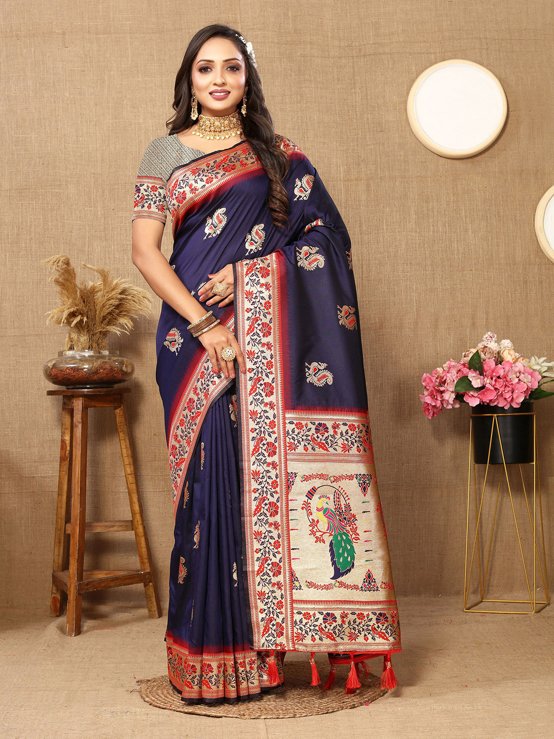 

DIVASTRI Floral Woven Design Zari Pure Silk Paithani Saree, Navy blue
